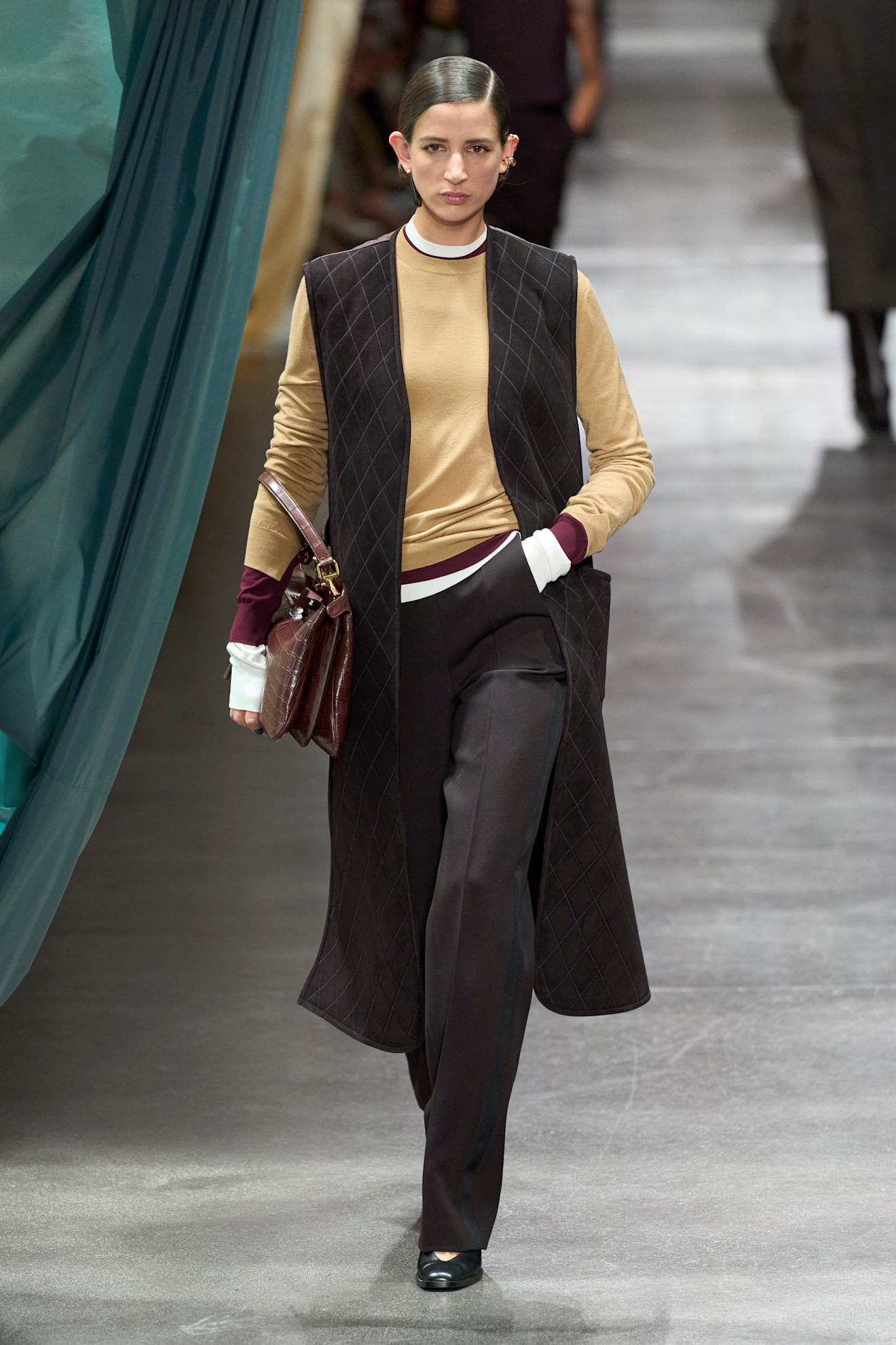 Fendi F24 063
