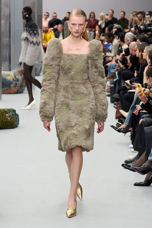 Acne F25 012