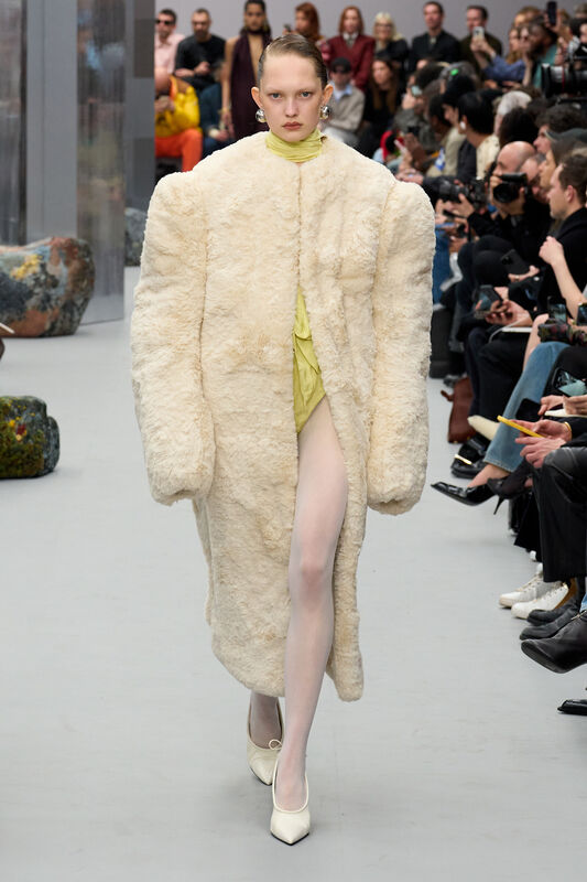 Acne F25 043