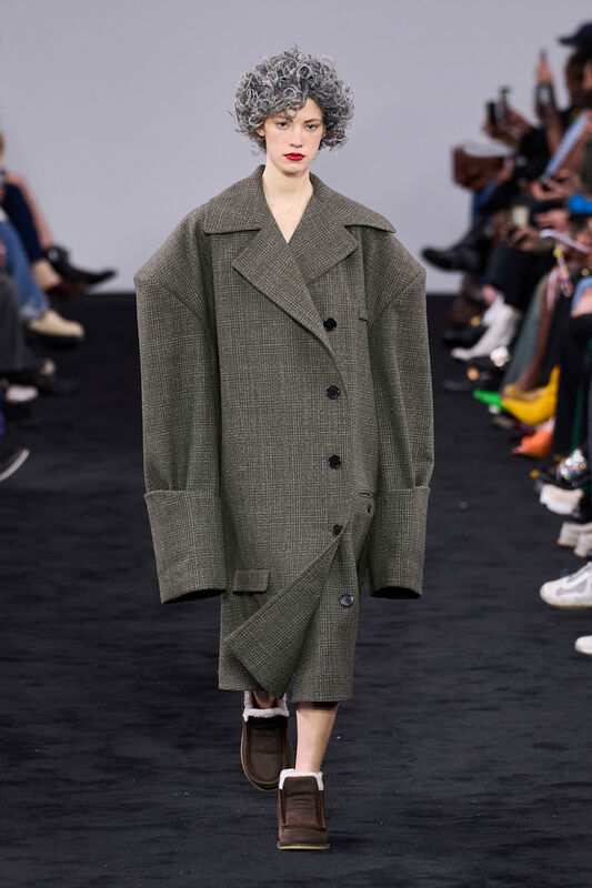 JW Anderson F24 027