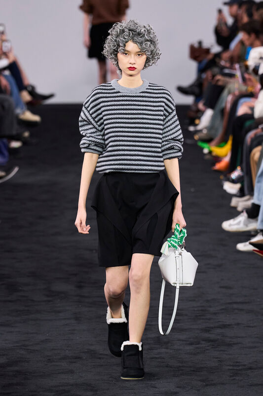 JW Anderson F24 029
