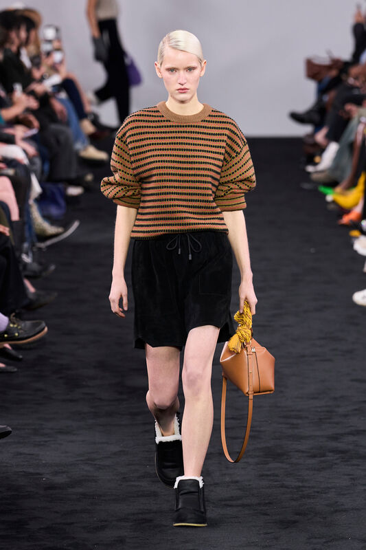 JW Anderson F24 030