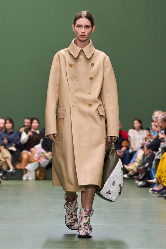 Loewe PO F24 042