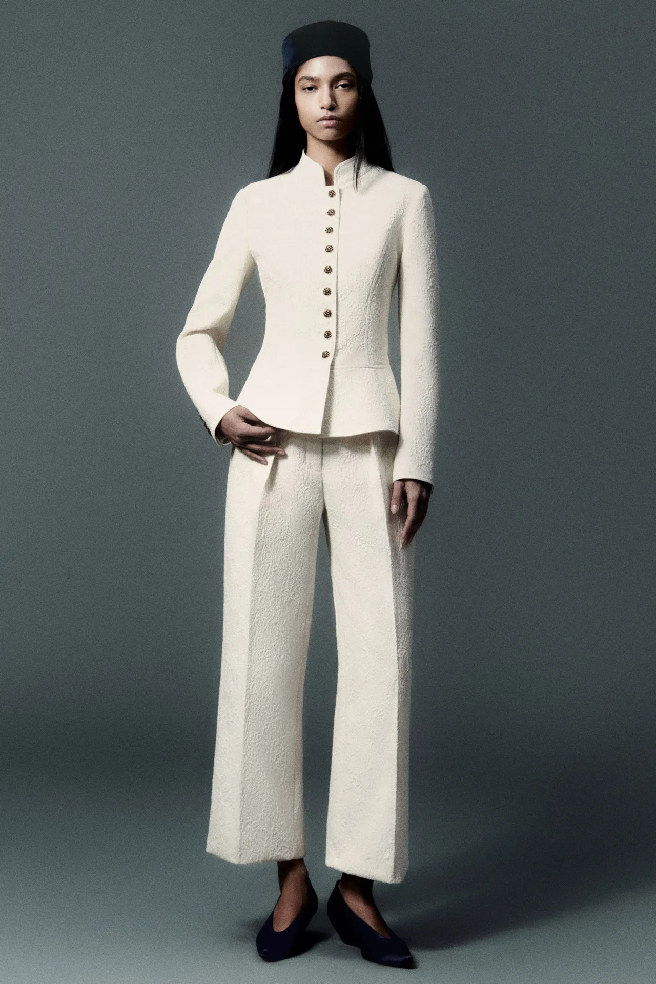 00041-loro-piana-fall-2024-ready-to-wear-credit-brand_4_11zon