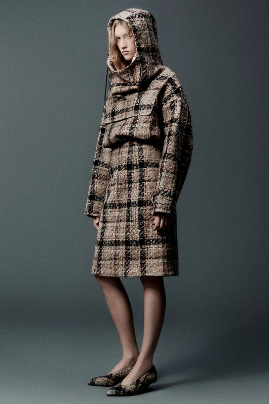 00016-loro-piana-fall-2024-ready-to-wear-credit-brand_43_11zon