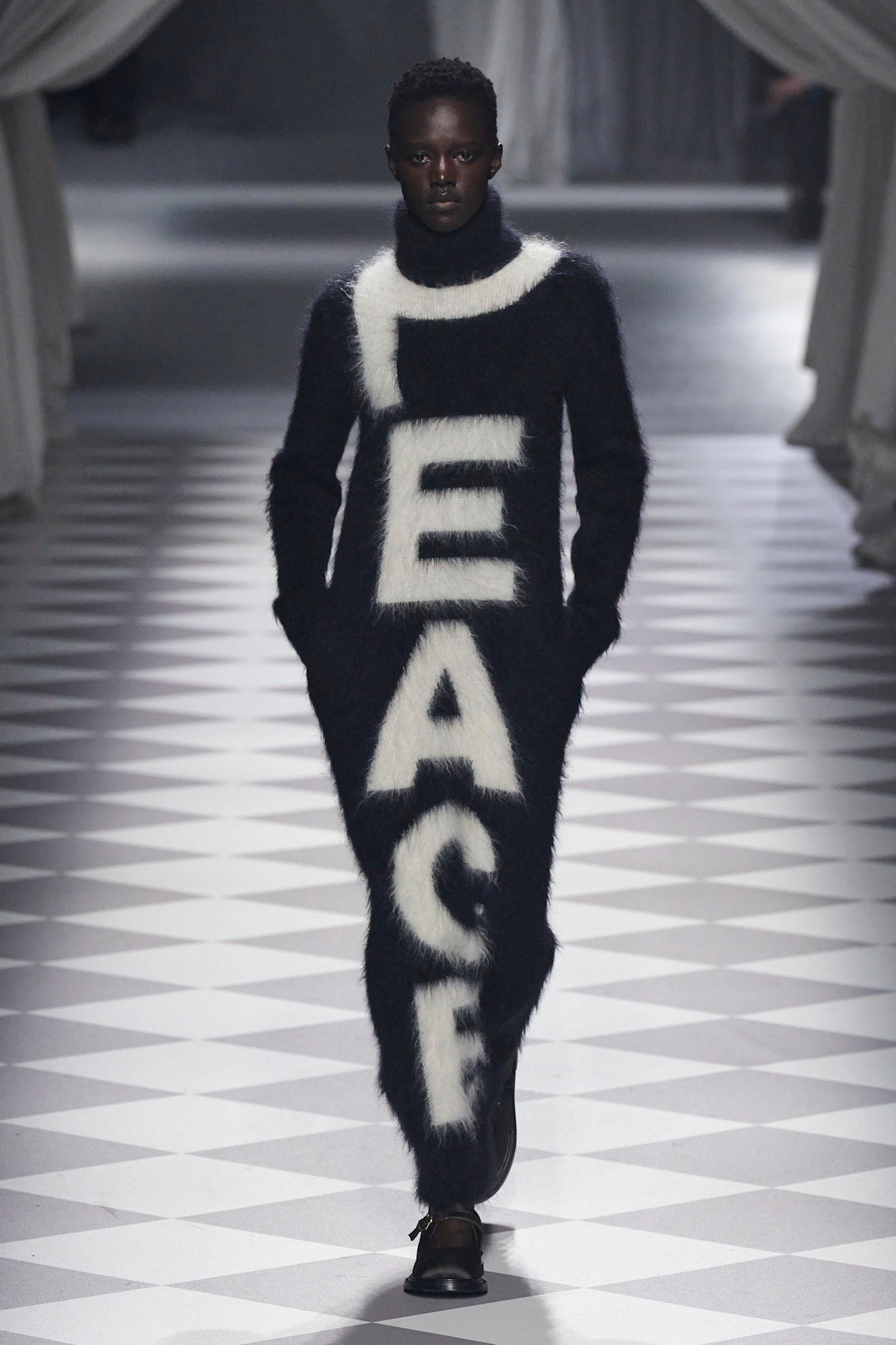 Moschino F24 028