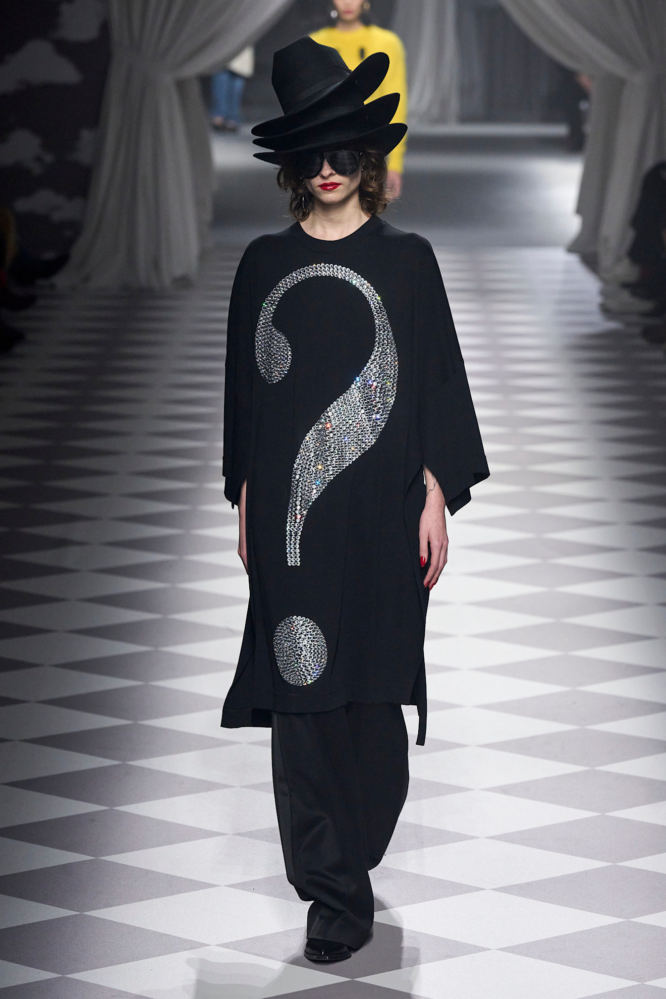 Moschino F24 030
