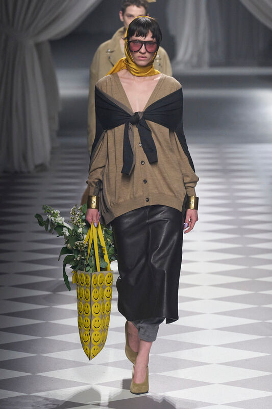 Moschino F24 005
