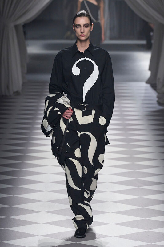 Moschino F24 023