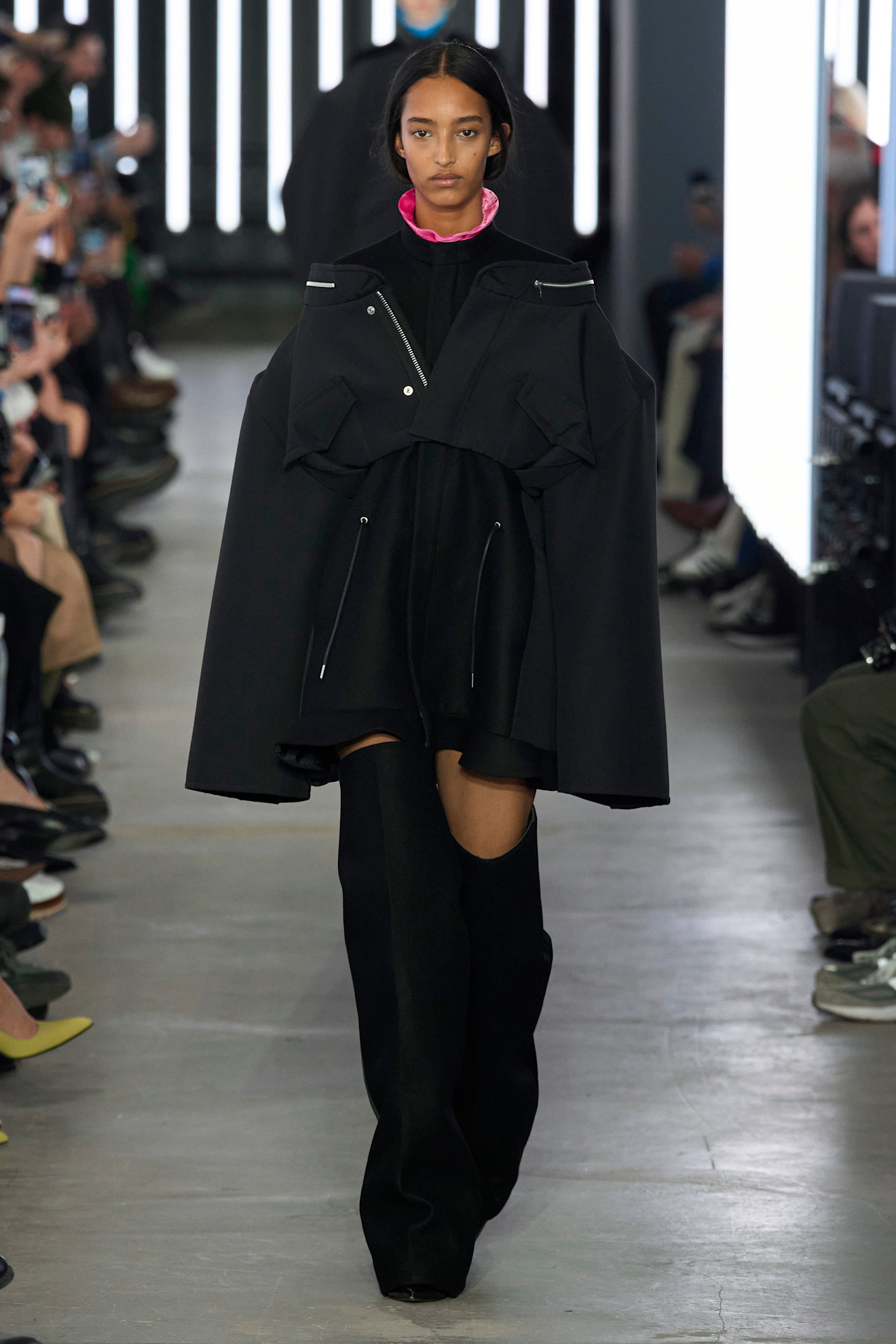 Sacai F24 001