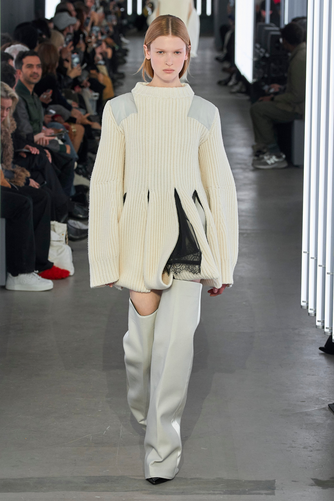 Sacai F24 006