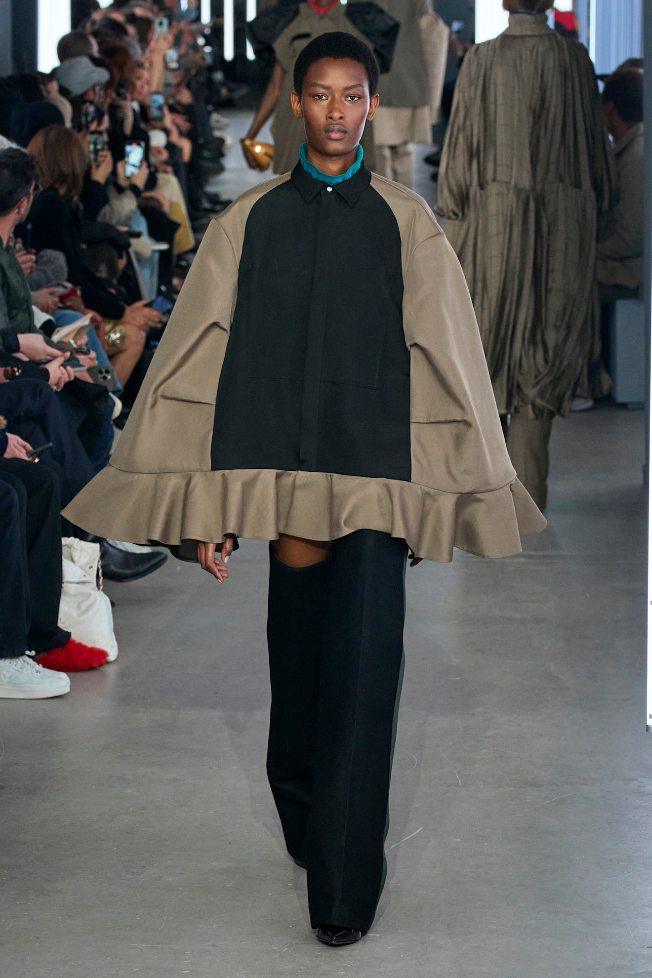 Sacai F24 029