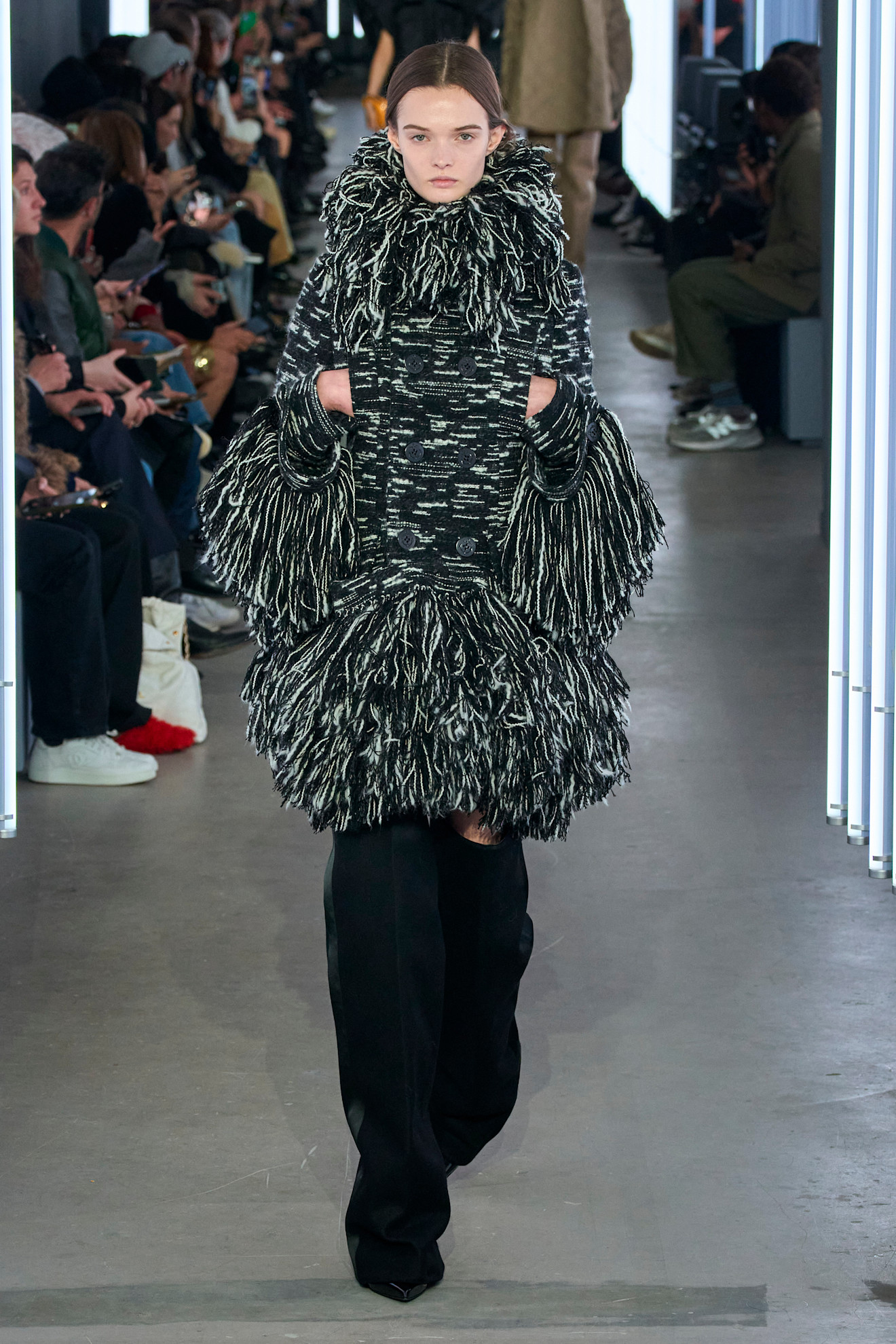 Sacai F24 034