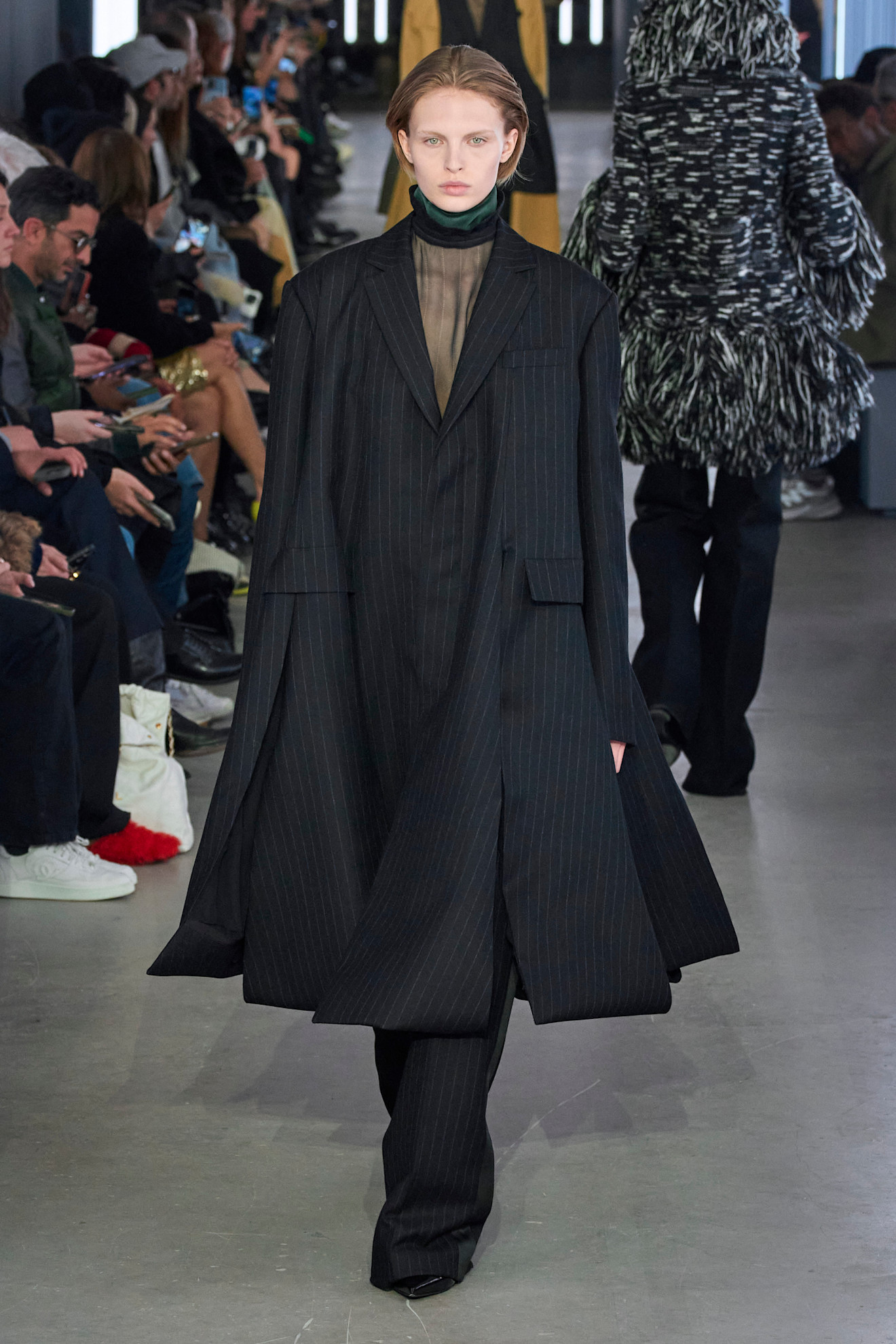 Sacai F24 037