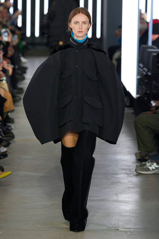 Sacai F24 002