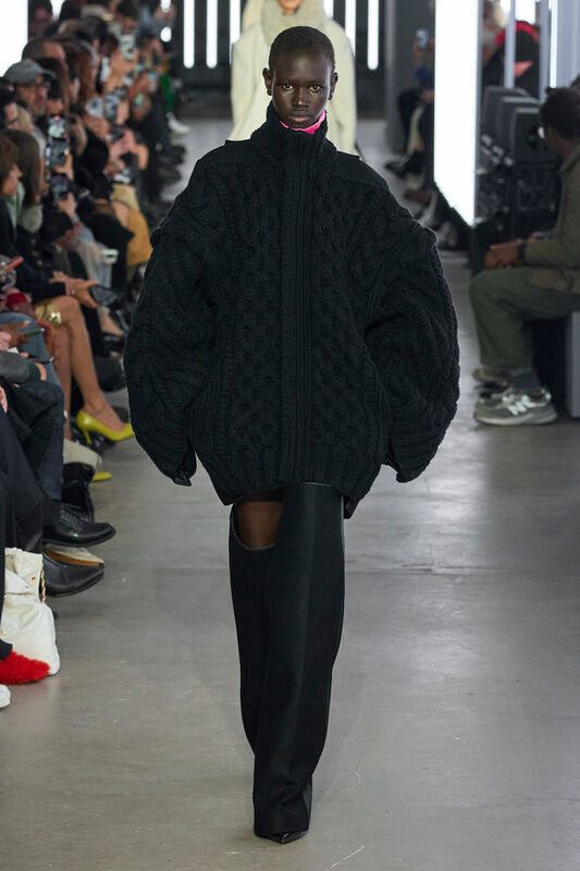 Sacai F24 004
