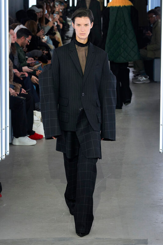 Sacai F24 036