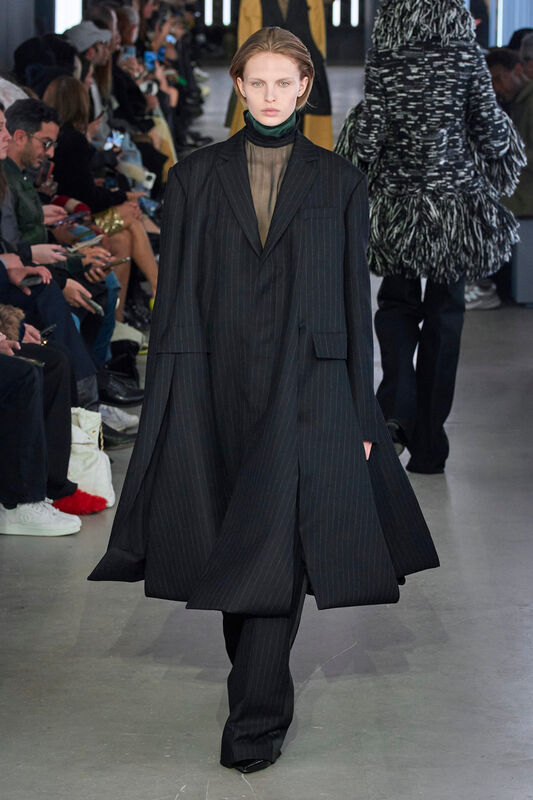 Sacai F24 037