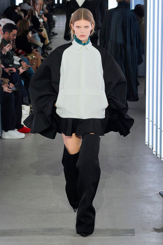 Sacai F24 042