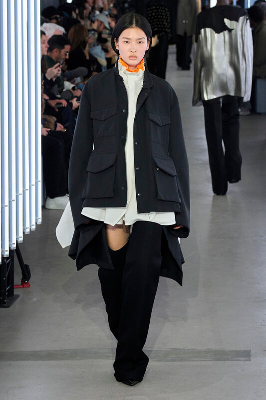 Sacai F24 044