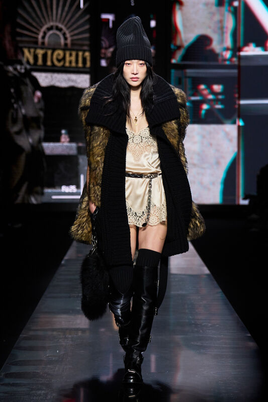 Dolce Gabbana F25 011