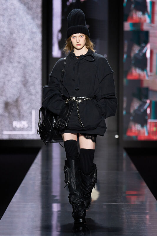 Dolce Gabbana F25 023
