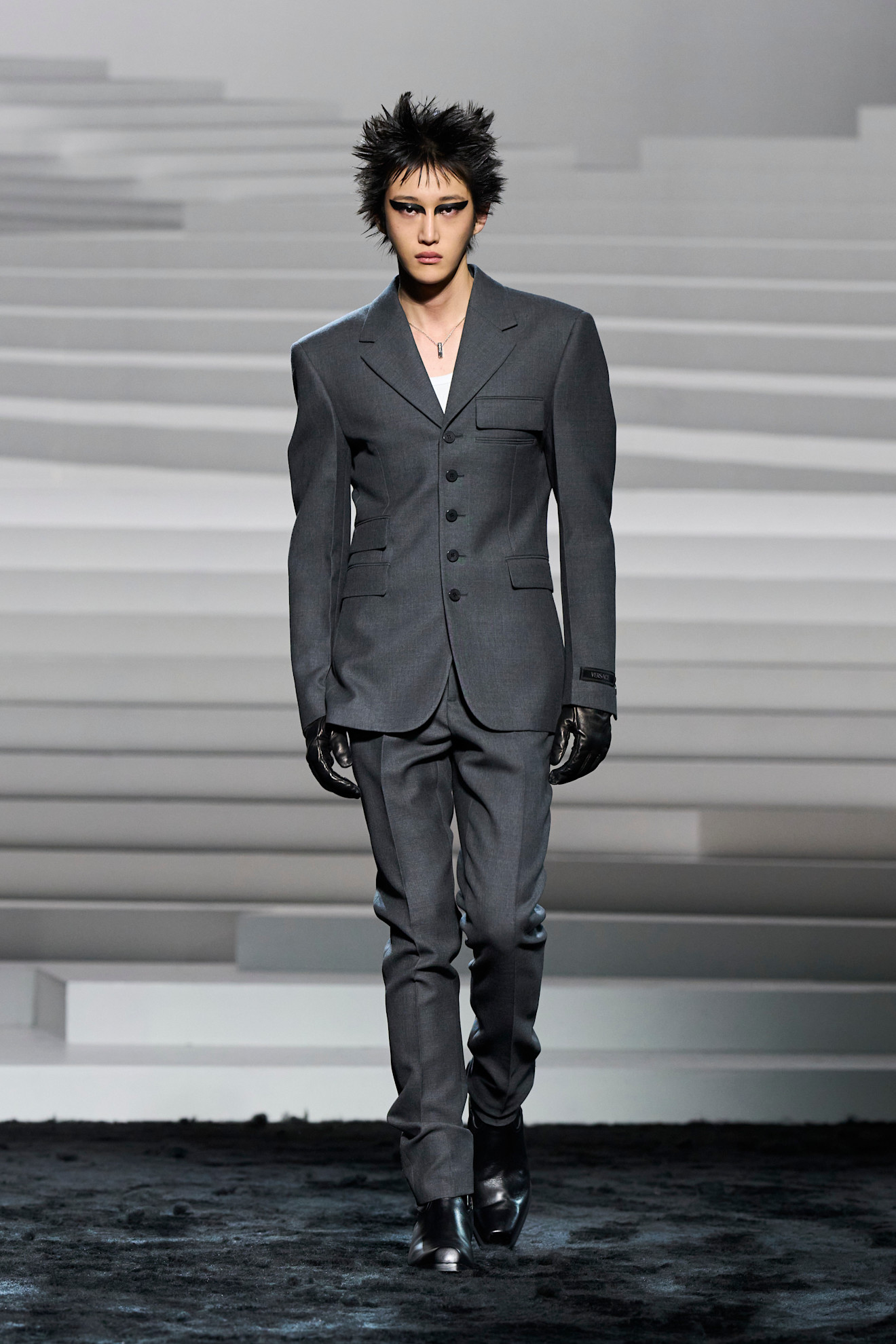 Versace F24 004