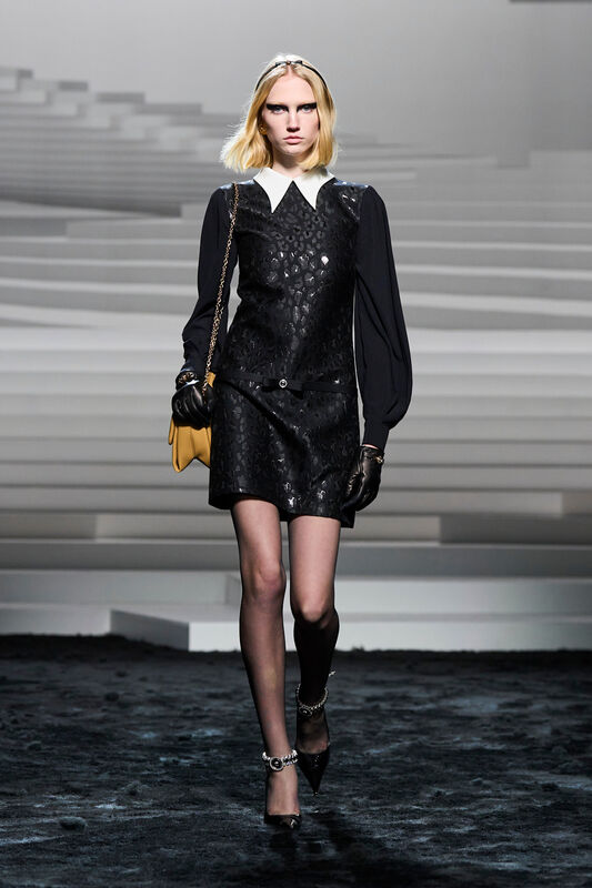 Versace F24 026