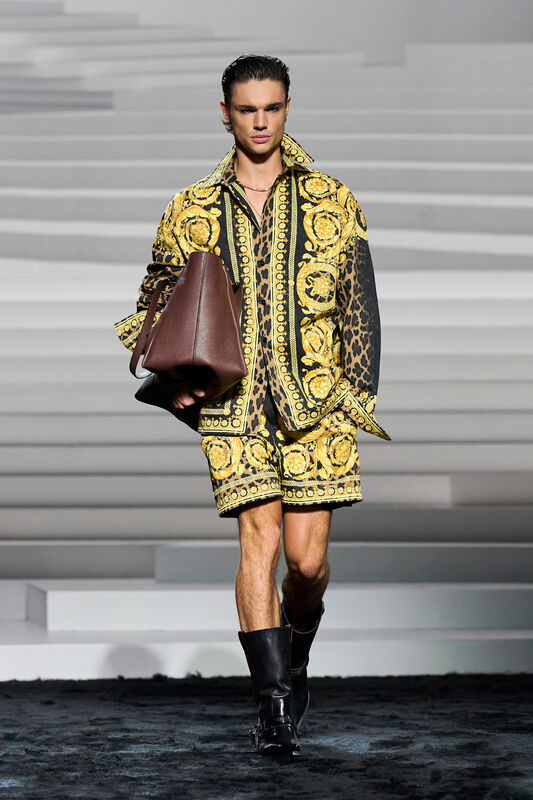 Versace F24 032