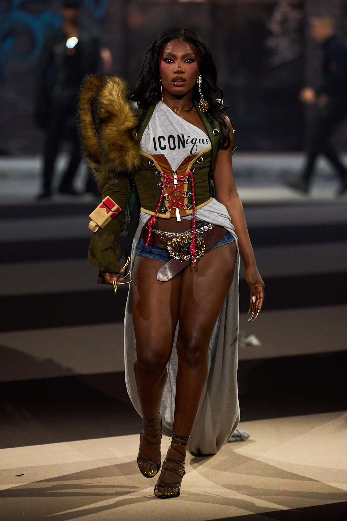 DSquared2 F25 001
