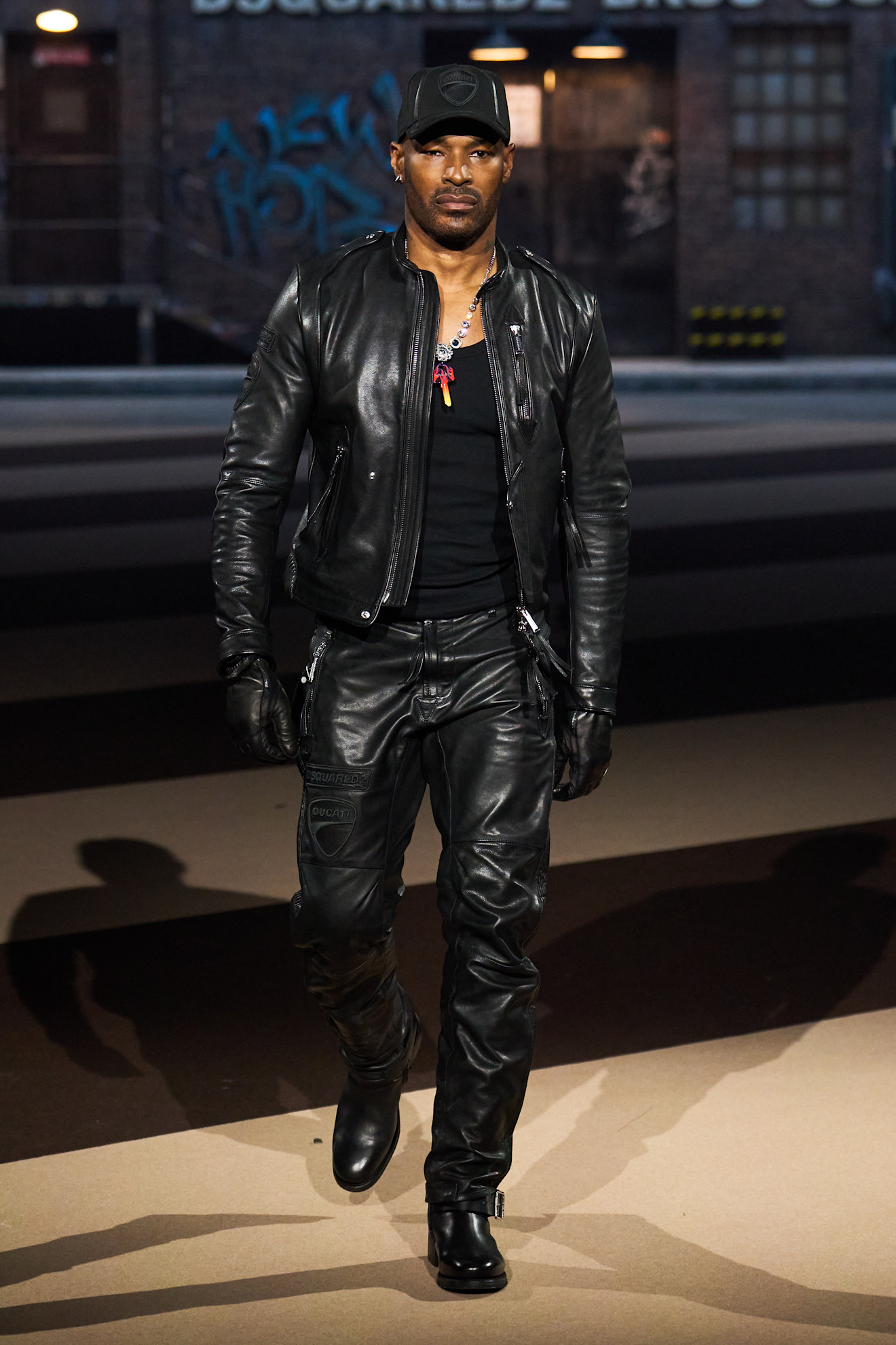 DSquared2 F25 002