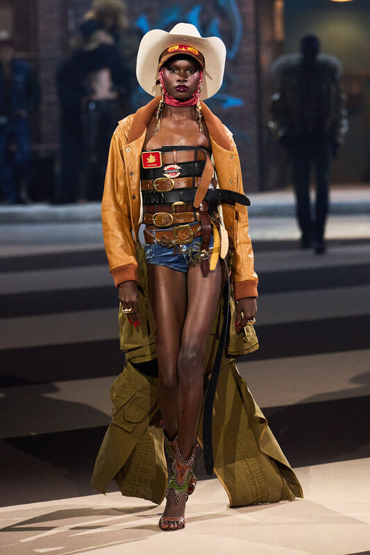 DSquared2 F25 010
