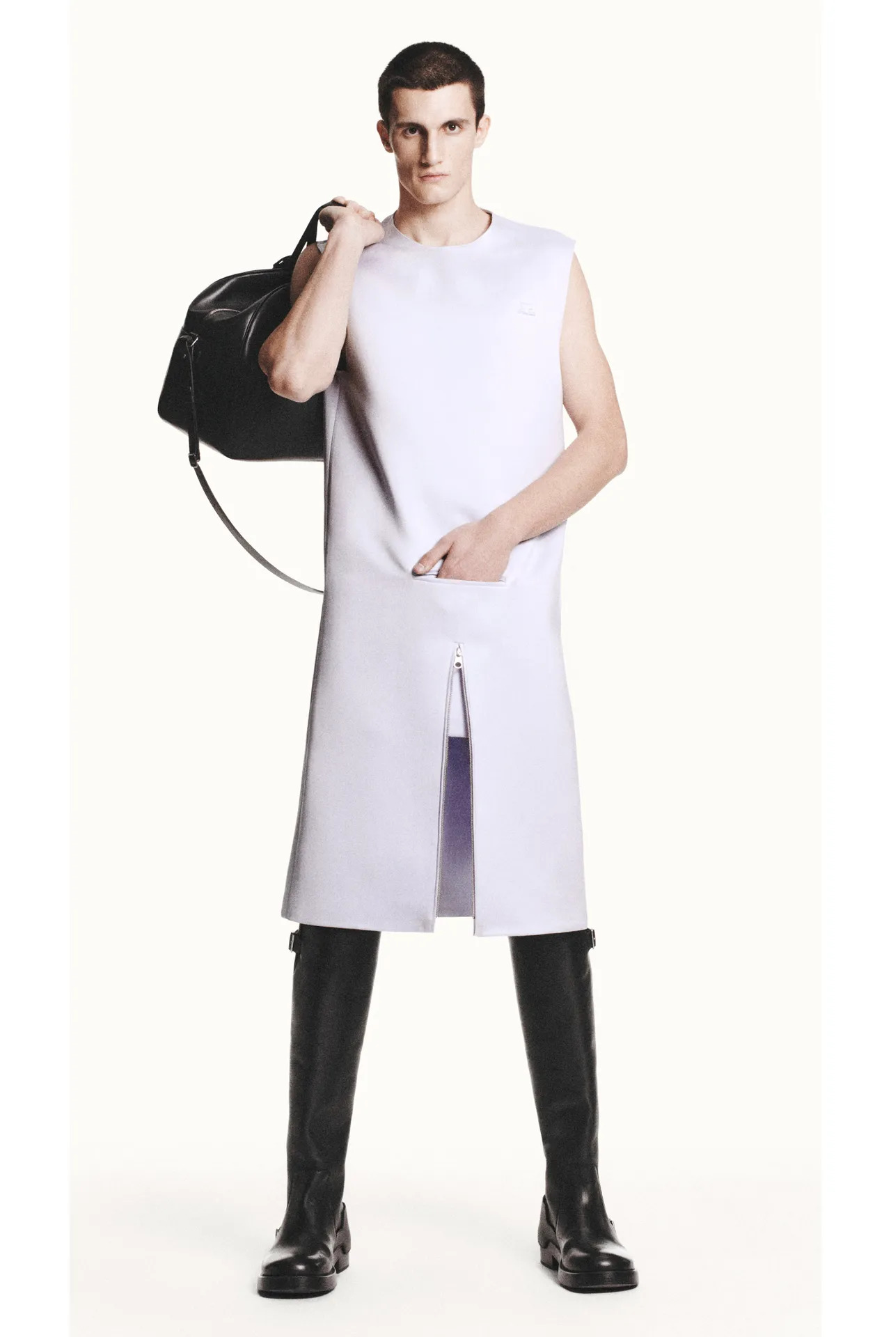 00019-courreges-pre-fall-2024-credit-brand_19_11zon