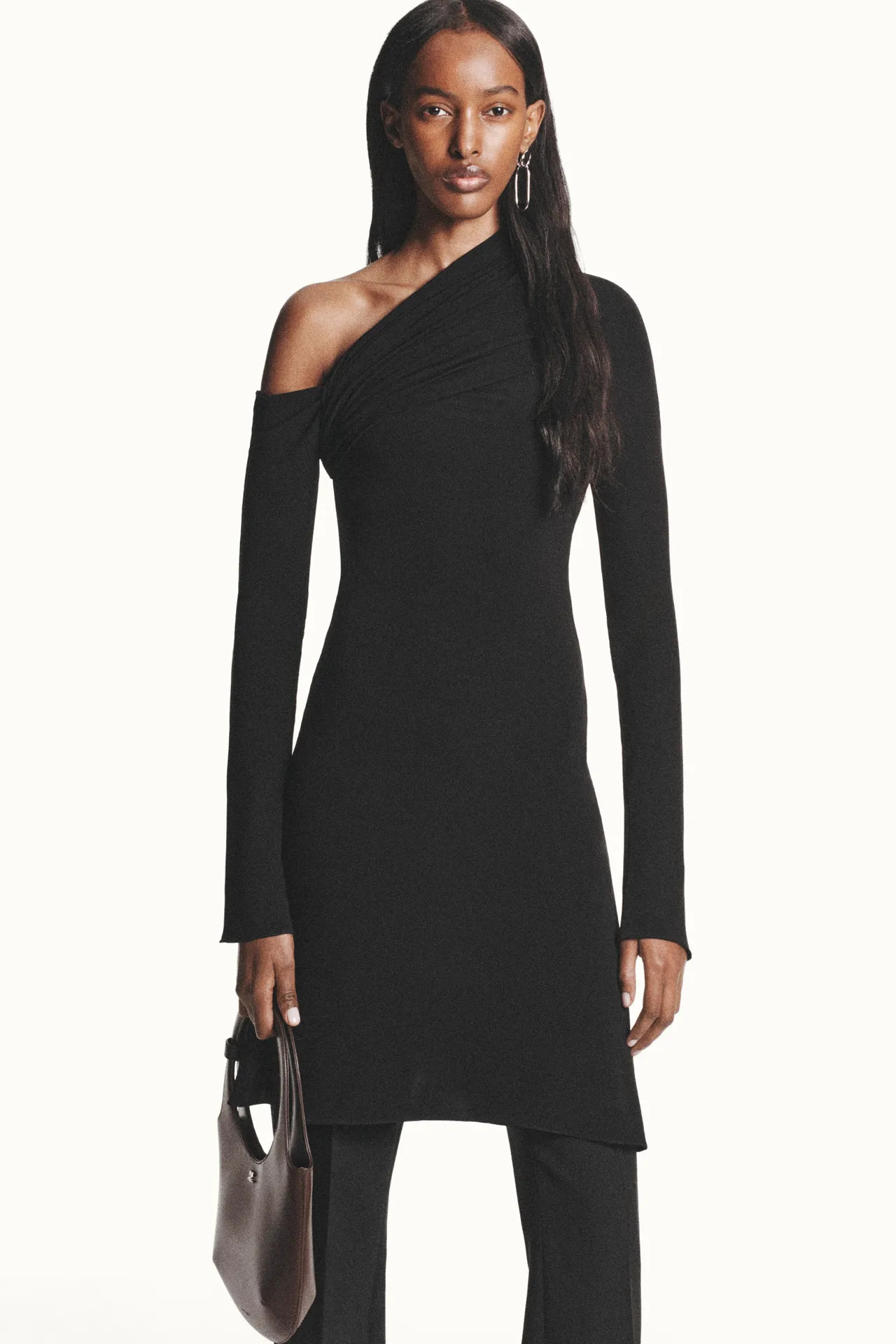 00023-courreges-pre-fall-2024-credit-brand_23_11zon