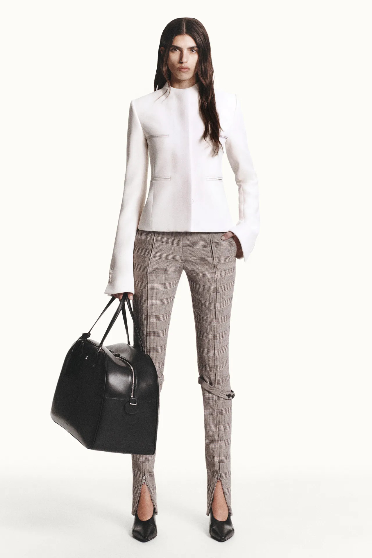 00029-courreges-pre-fall-2024-credit-brand_29_11zon