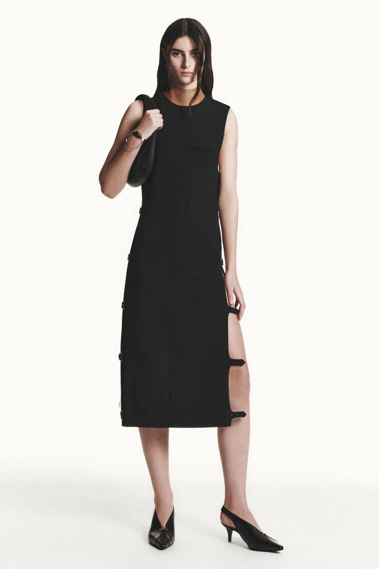 00036-courreges-pre-fall-2024-credit-brand_36_11zon