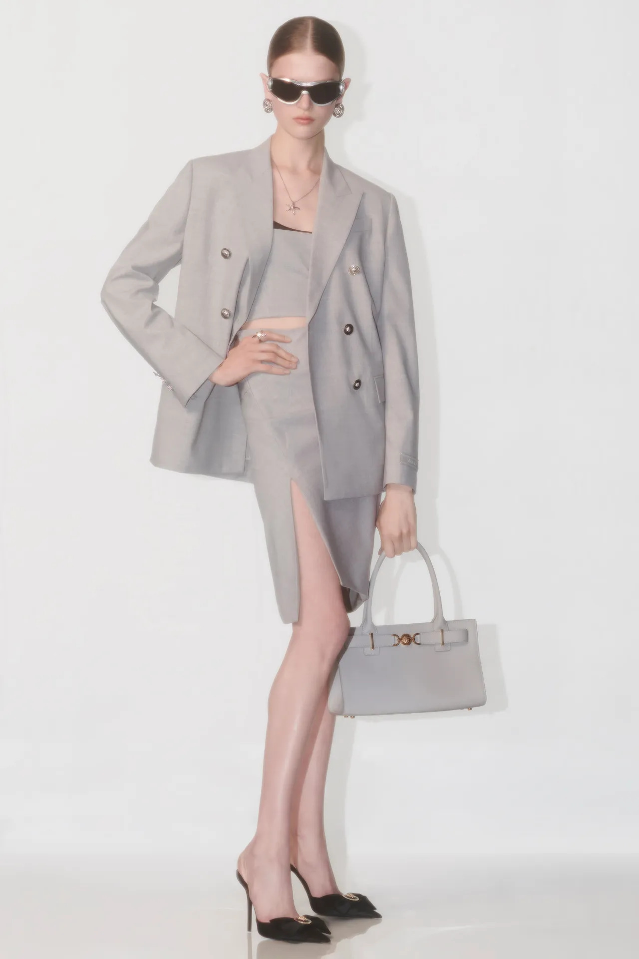 00004-versace-prefall-2024-credit-brand_41_11zon