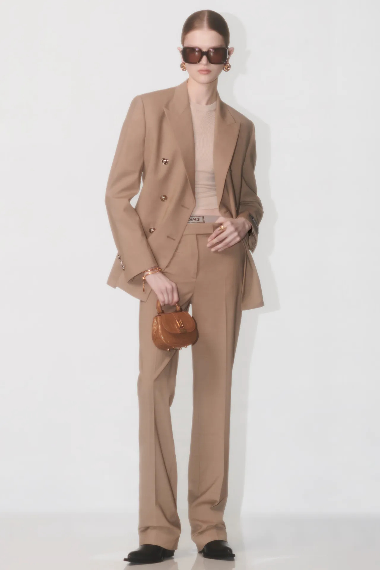 00009-versace-prefall-2024-credit-brand_31_11zon