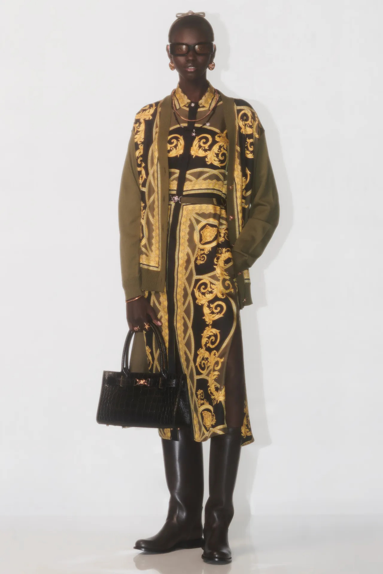 00023-versace-prefall-2024-credit-brand_27_11zon