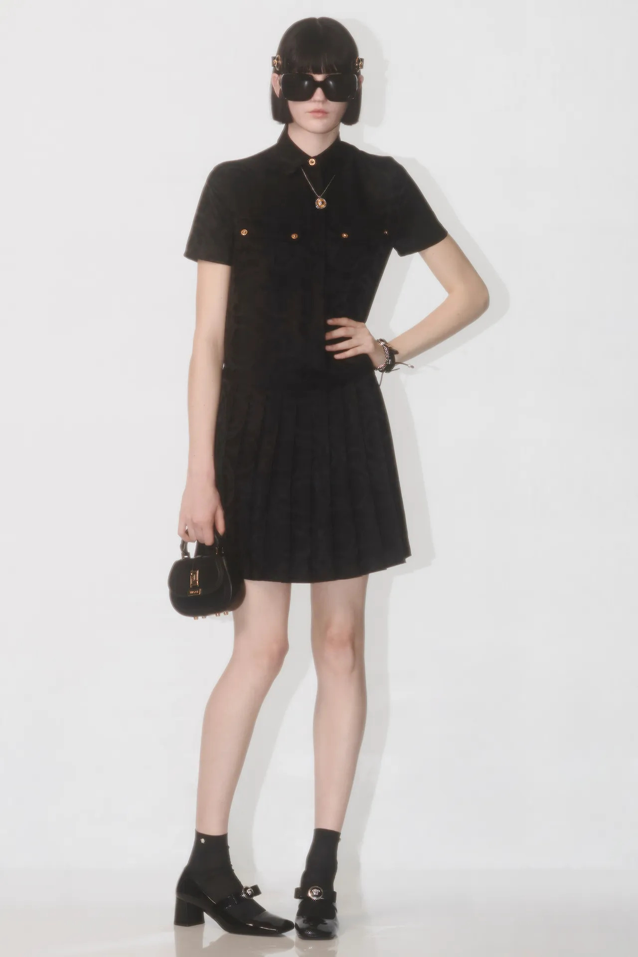 00031-versace-prefall-2024-credit-brand_5_11zon