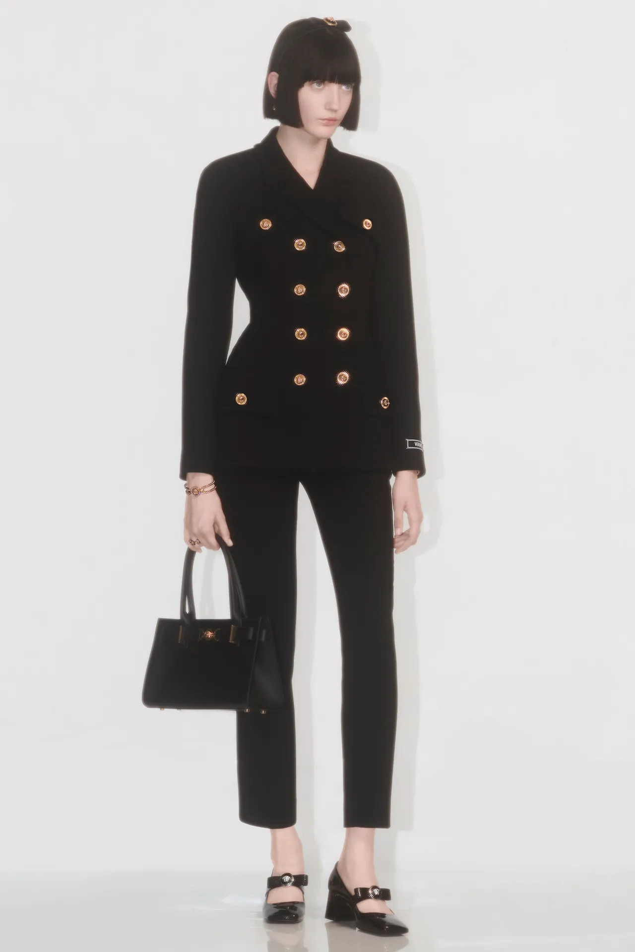 00039-versace-prefall-2024-credit-brand_1_11zon