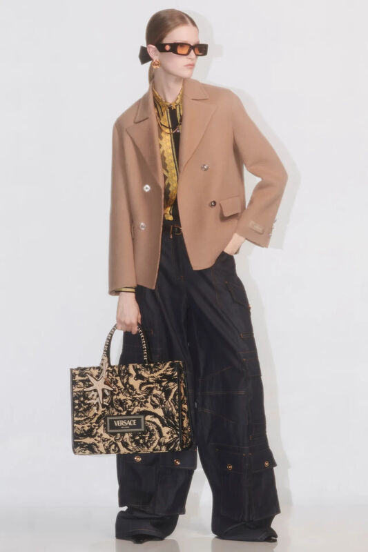 00024-versace-prefall-2024-credit-brand_14_11zon