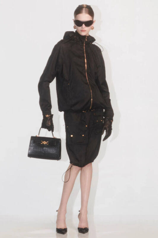 00030-versace-prefall-2024-credit-brand_28_11zon