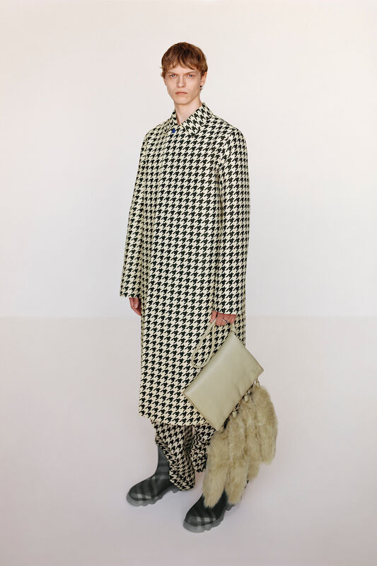 Burberry Resort PO S24 014