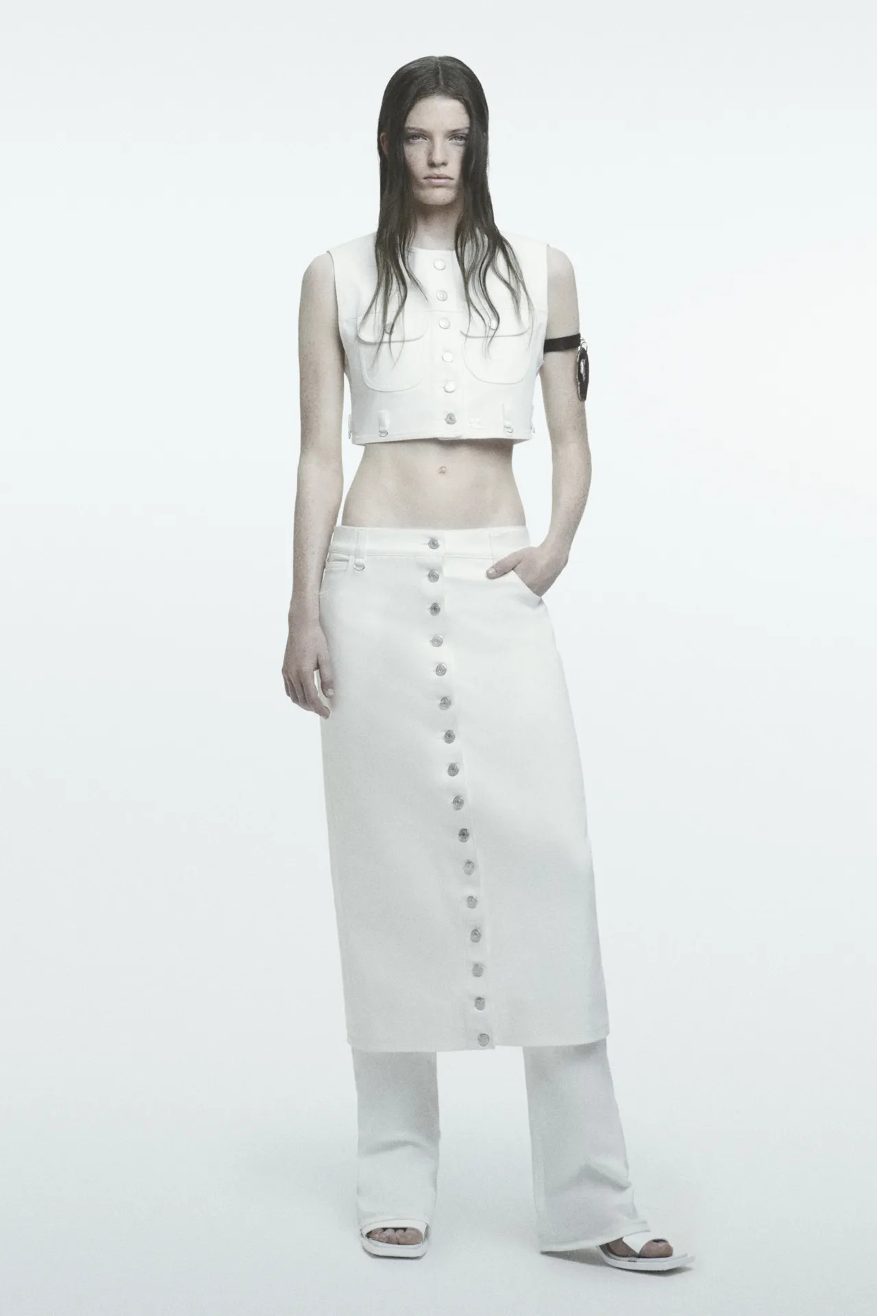 00018-courreges-spring-2024-menswear-credit-brand_18_11zon