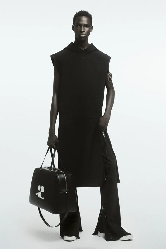 00021-courreges-spring-2024-menswear-credit-brand_21_11zon