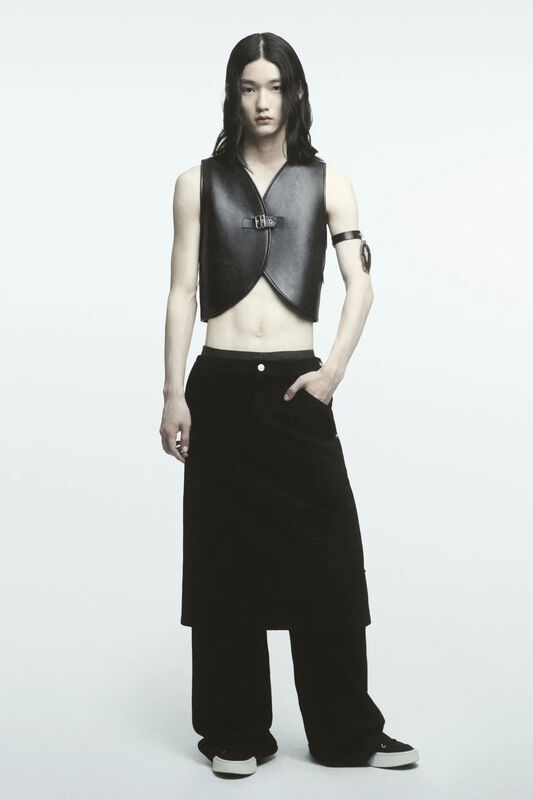 00026-courreges-spring-2024-menswear-credit-brand_26_11zon