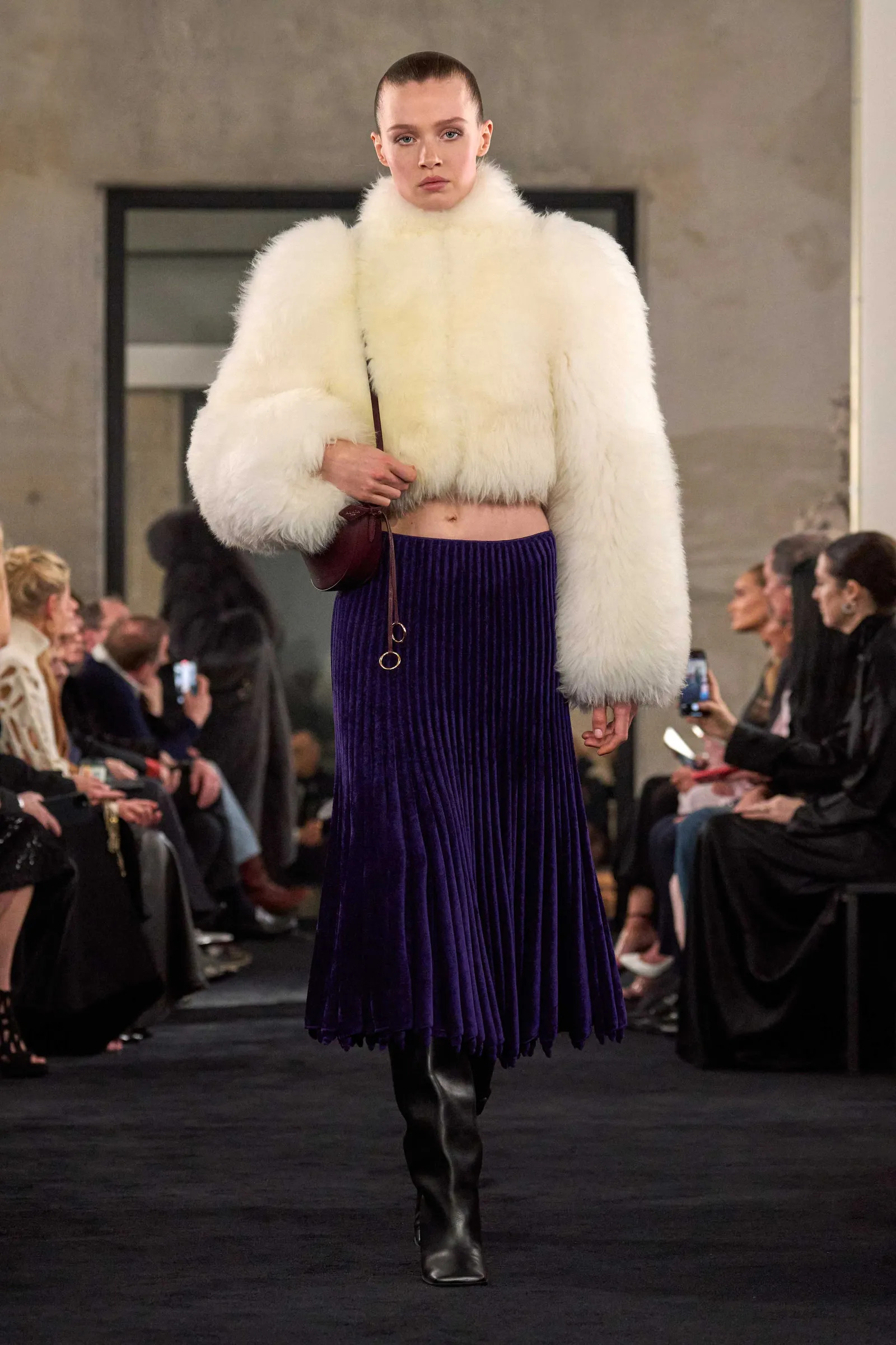 00014-alaia-fall-2025-ready-to-wear-credit-brand_29_11zon