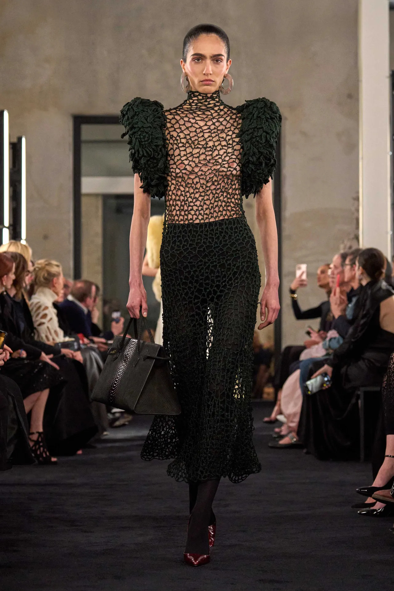 00036-alaia-fall-2025-ready-to-wear-credit-brand_10_11zon
