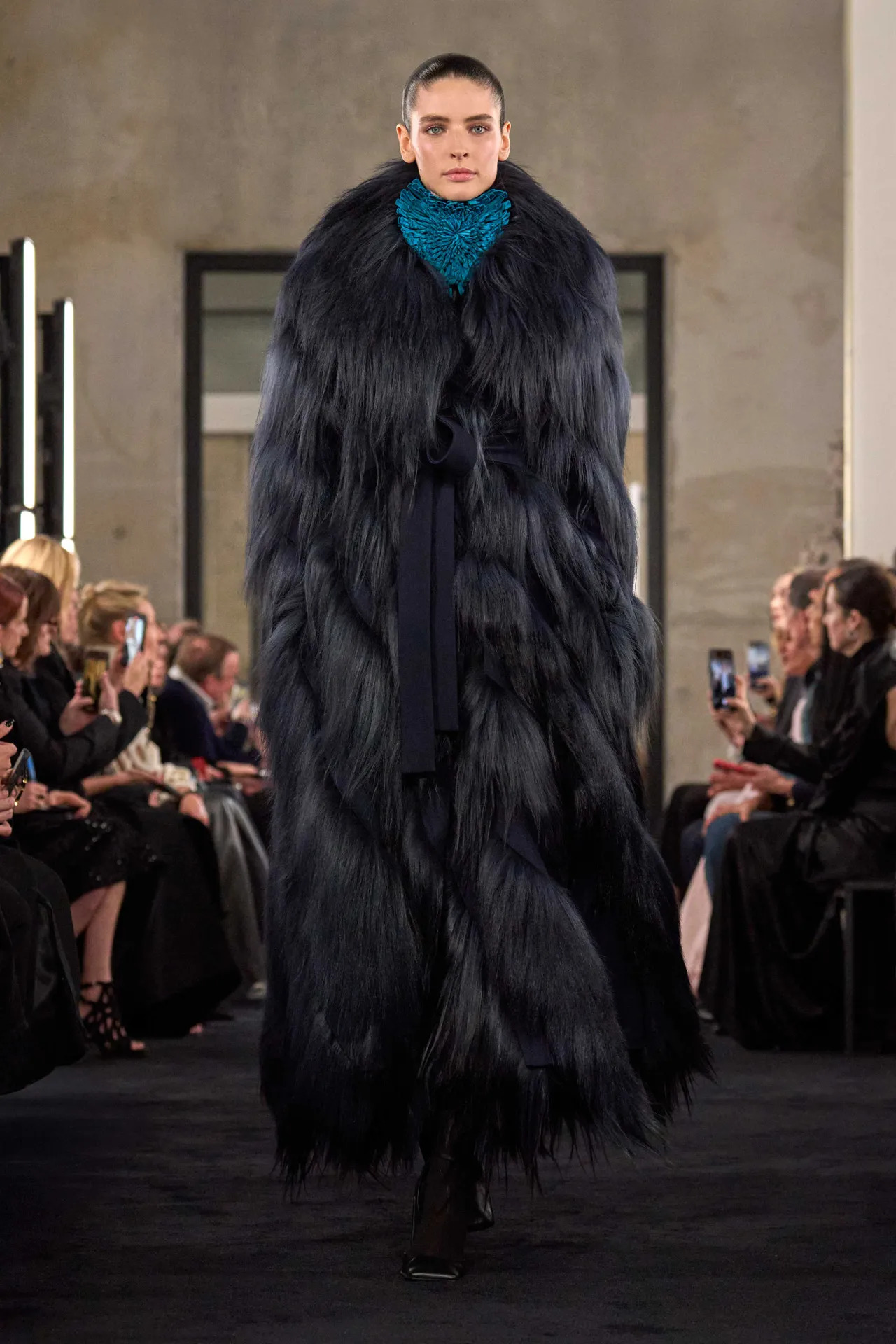 00042-alaia-fall-2025-ready-to-wear-credit-brand_2_11zon